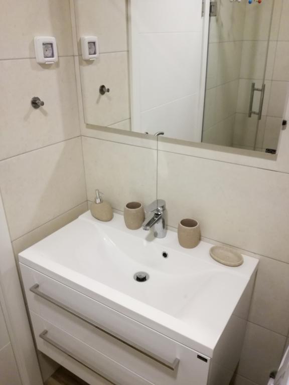 Apartment Victoria Добра-Вода Экстерьер фото