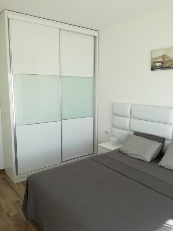 Apartment Victoria Добра-Вода Экстерьер фото